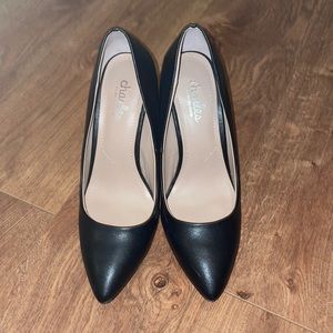 Charles David Incredibly Pointed Toe Pump